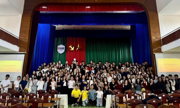 GIAO LƯU, CHIA SẺ KINH NGHIỆM CÙNG SINH VIÊN KHOA LUẬT, ĐẠI HỌC KINH TẾ - ĐẠI HỌC ĐÀ NẴNG