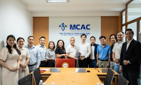 MCAC TRAO ĐỔI CÙNG HỘI DOANH NHÂN TRẺ THÀNH PHỐ ĐÀ NẴNG: ĐỒNG HÀNH CÙNG DOANH NGHIỆP TIẾP CẬN PHƯƠNG THỨC GIẢI QUYẾT TRANH CHẤP BẰNG TRỌNG TÀI THƯƠNG MẠI